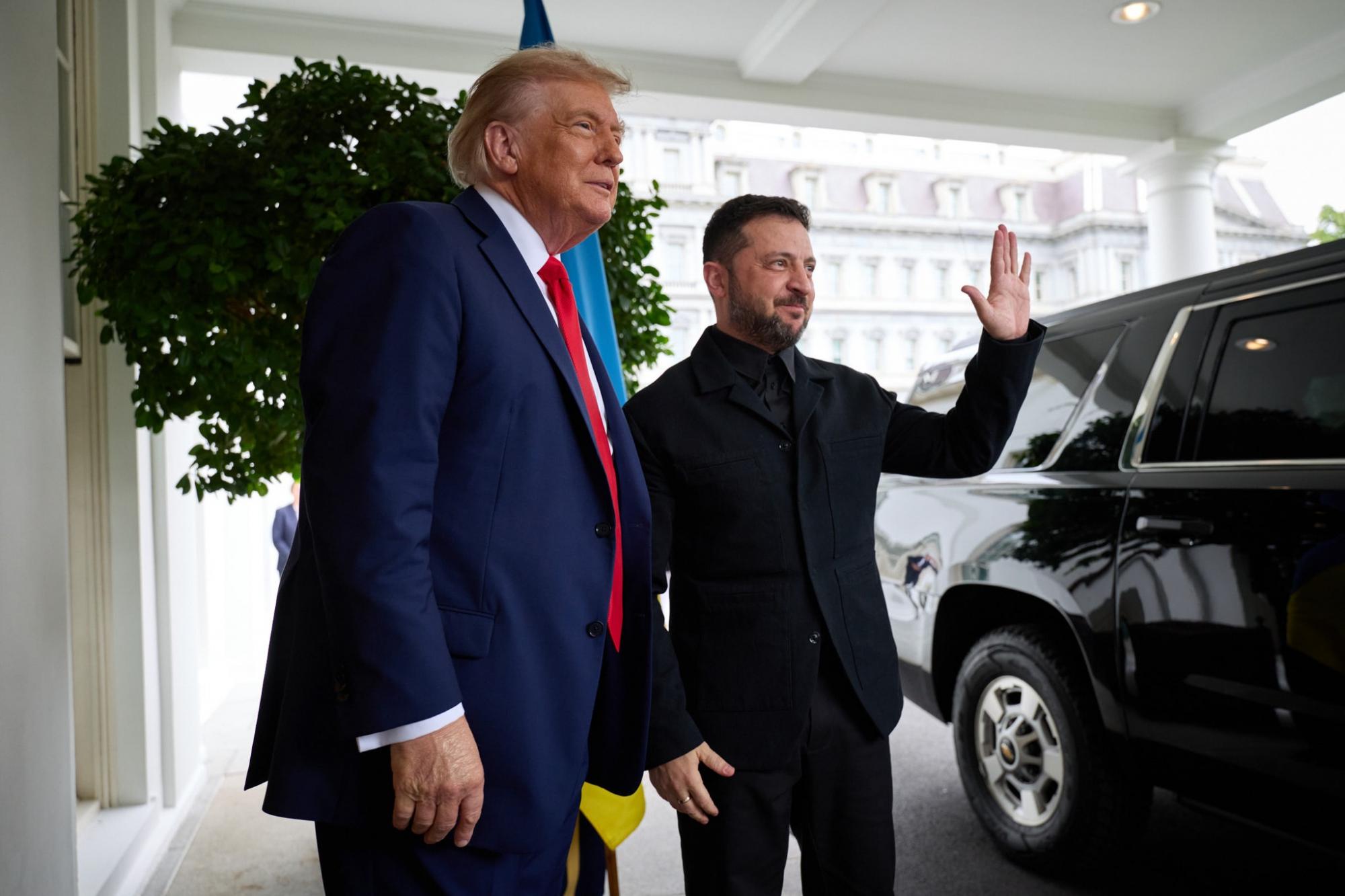 Трамп подякував українському військовому за подаровану ключку для гольфу. ВІДЕО